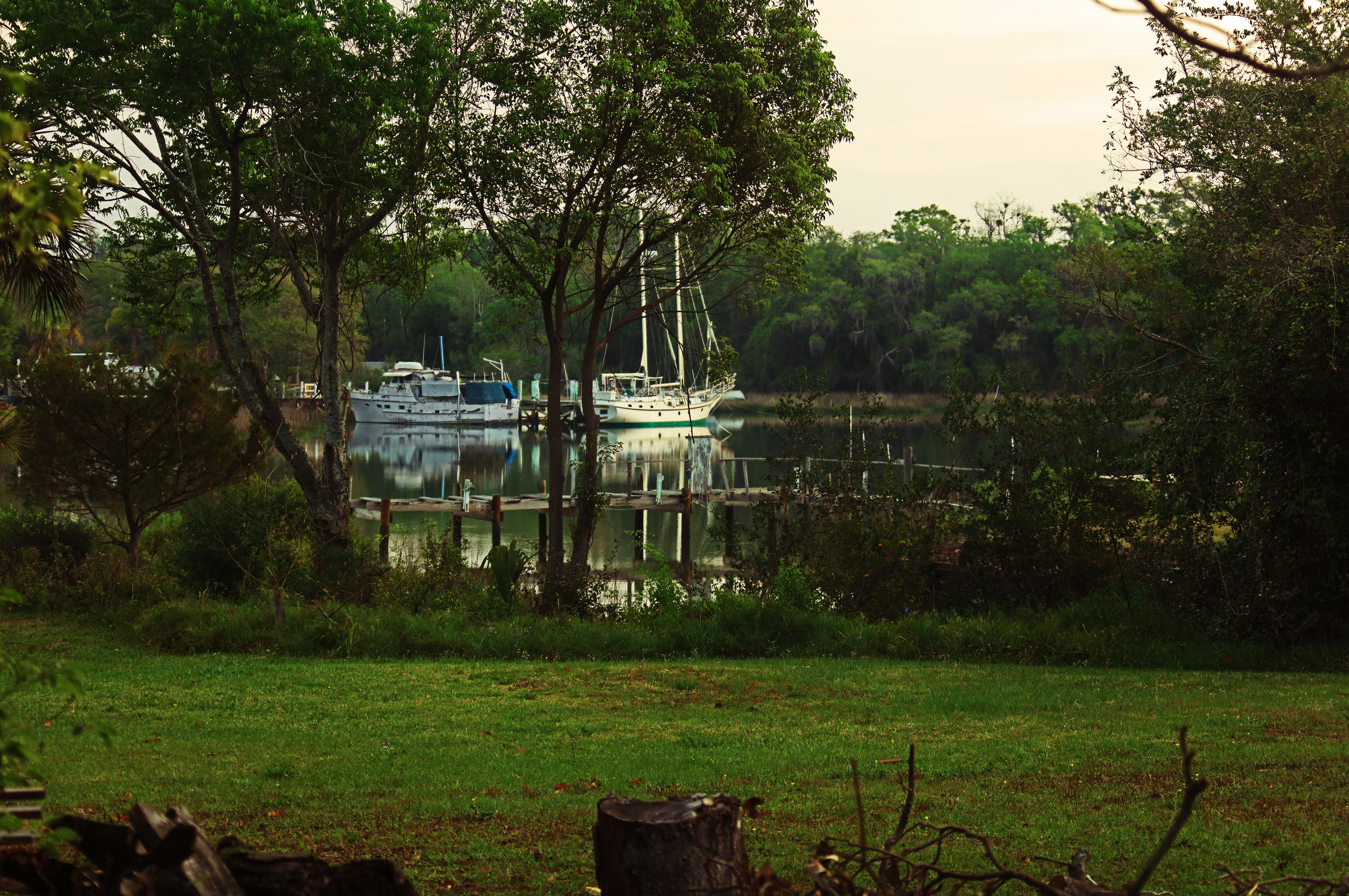 0P1A6712motherJPEG1-lomo with less blue on hull